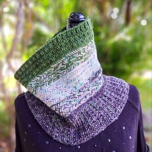 Handknitted Unisex Cowl Warm Soft Premium Hand Dyed Wool Black Gray Green Colors